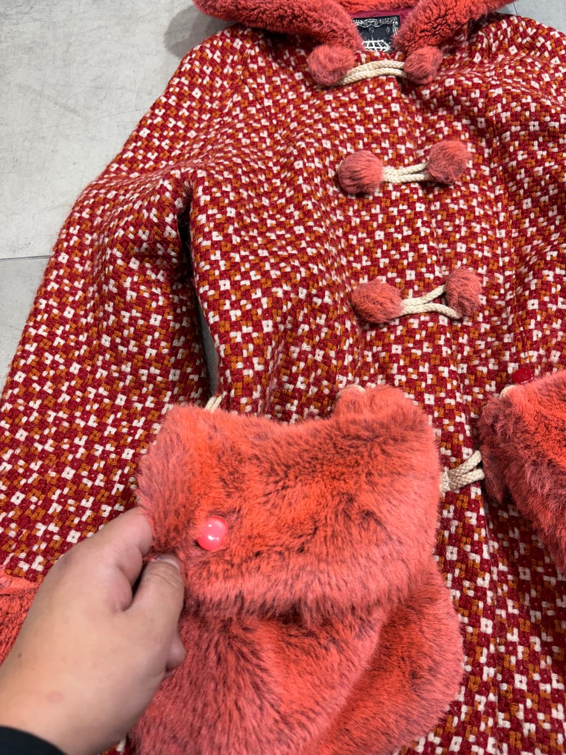 Algon quins 갸루펑크 형광코랄 퍼 후드 코트  상품이미지4