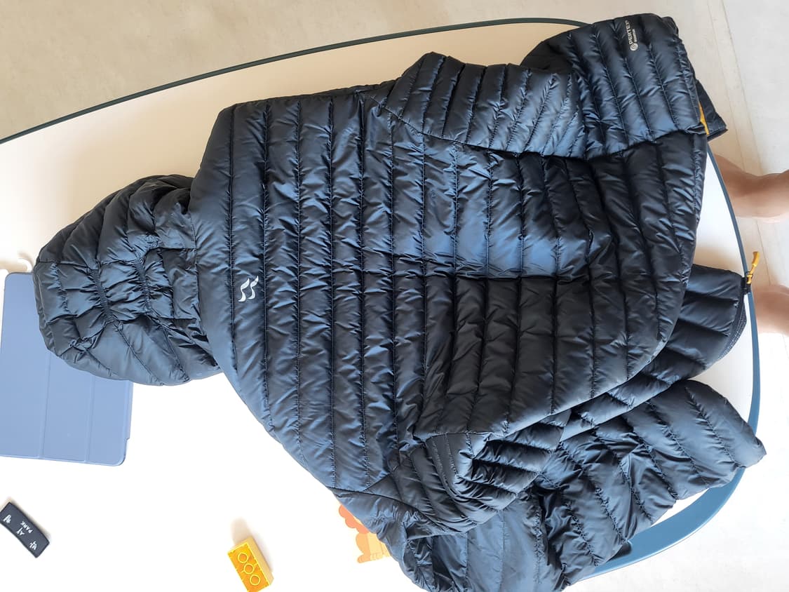 랩 경량패딩 벨루가 XL 사이즈 팝니다 상품이미지4