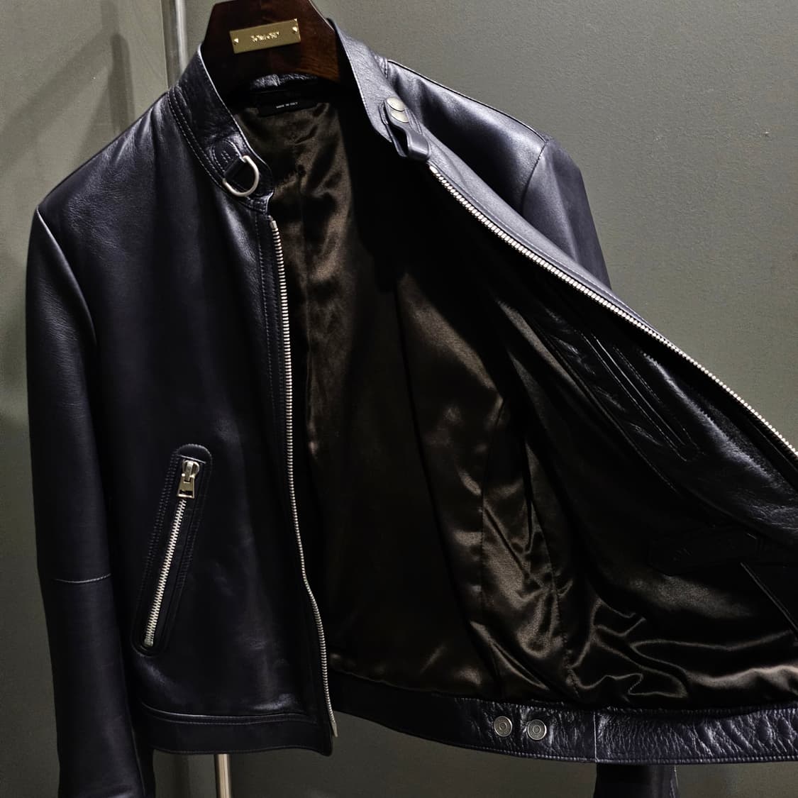 톰포드 카프스킨 신상 바이커 레더 자켓 상품이미지5
