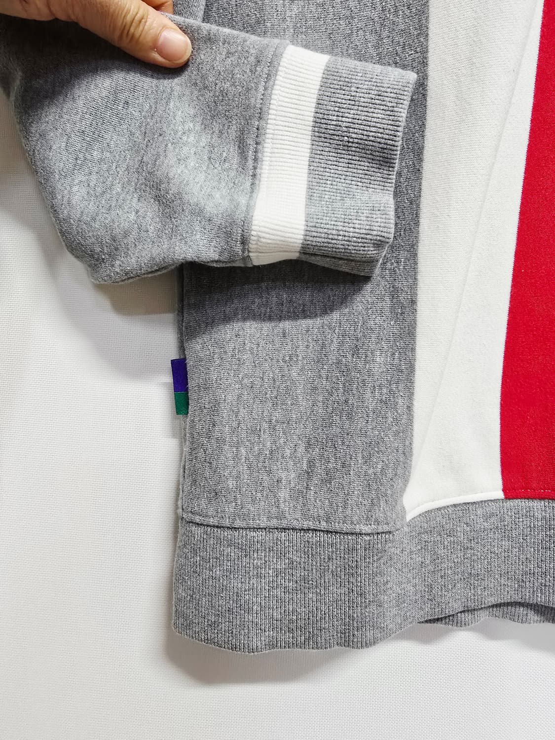 헤지스 스트라이프 패턴 맨투맨 티셔츠105 상품이미지3