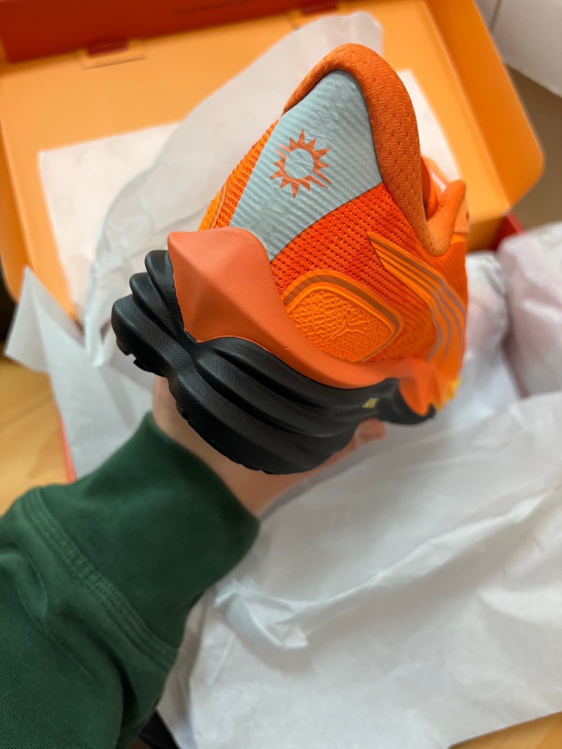 푸마 X 헬로 선라이즈 벨로시티 나이트로 4 상품이미지6