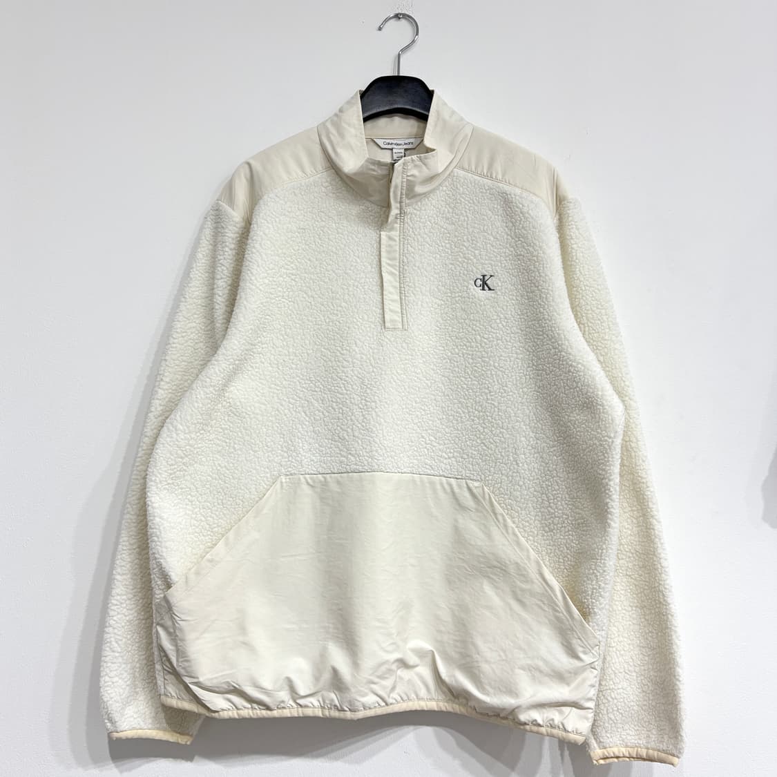 캘빈클라인 아이보리 후리스 반집업 상품이미지1