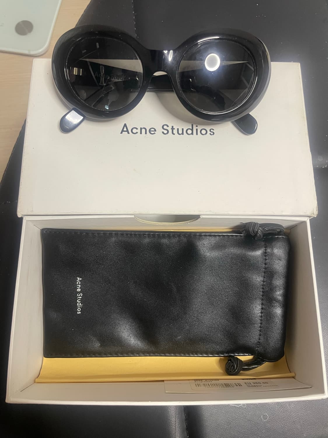 아크네 스튜디오 머스탱 오벌 선글라스 블랙 상품이미지3