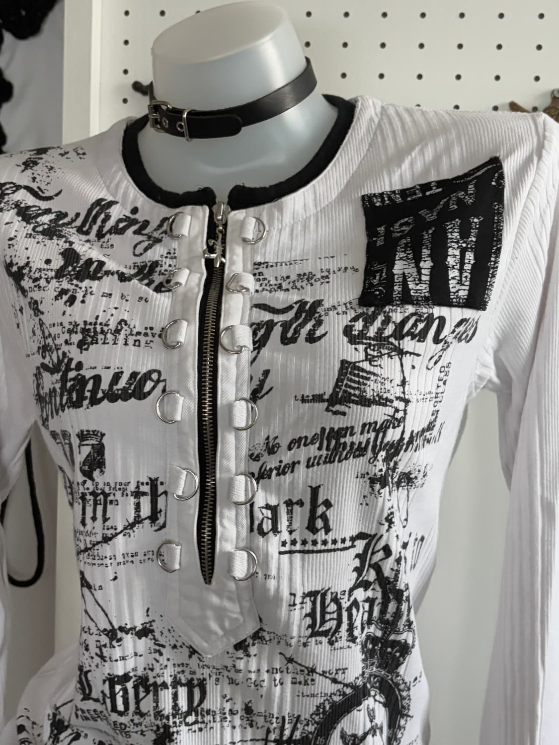 • Funky Printed Detail Long Sleeve 상품이미지3