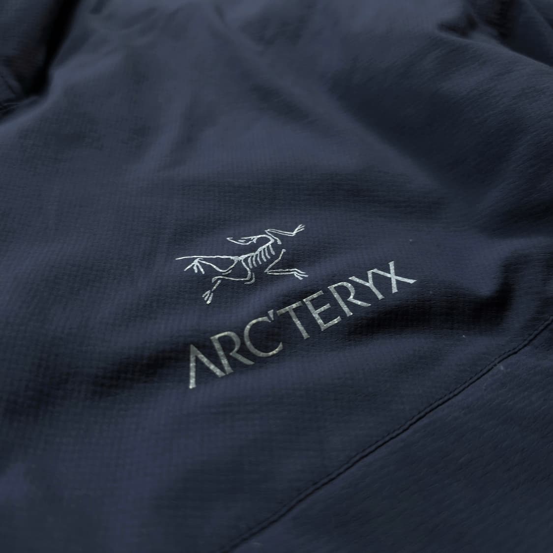 아크테릭스 아톰 LT 후디 자켓 블랙 사파이어 상품이미지4