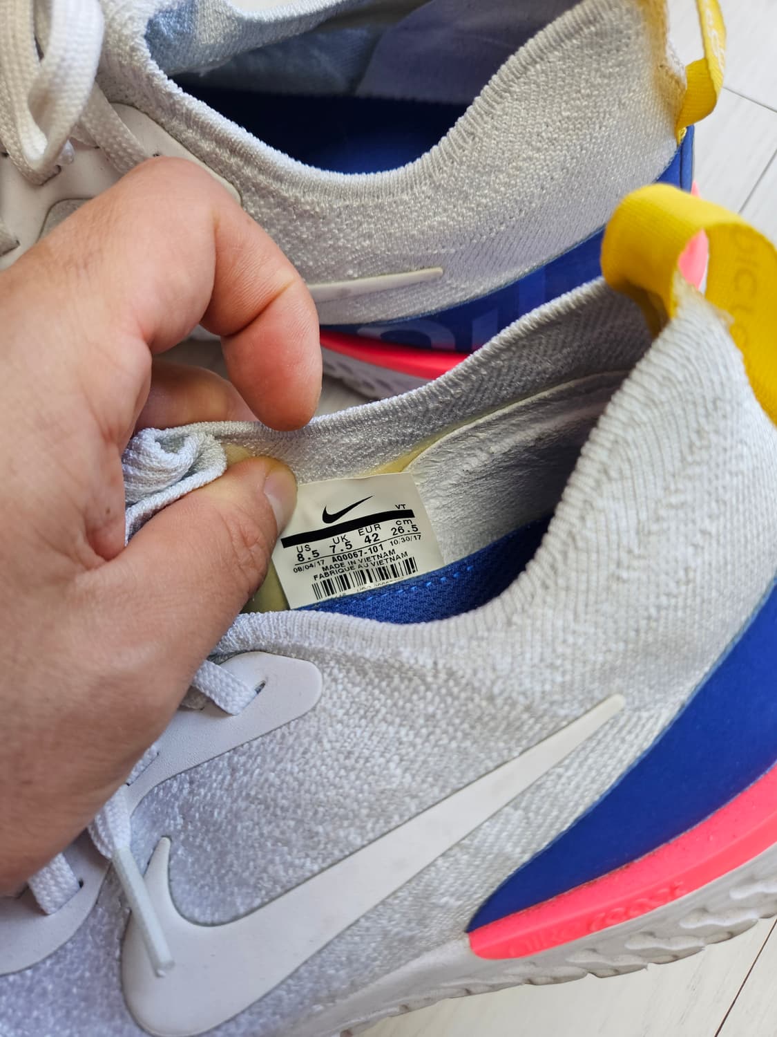 나이키 에픽 리액트 플라이니트 270 러닝화  상품이미지5