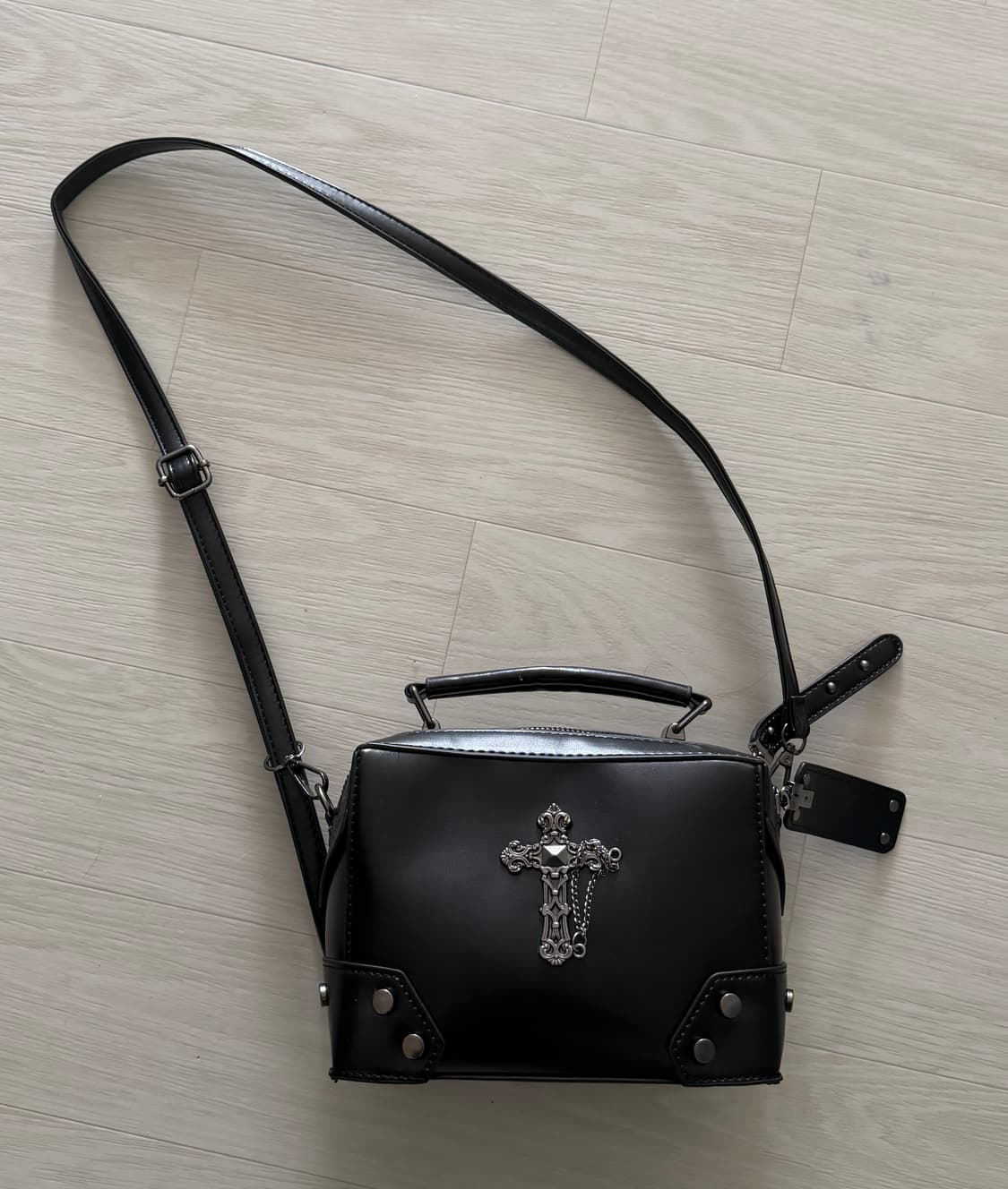 블랙 빈티지 펑크 대장 십자가 숄더백 상품이미지1