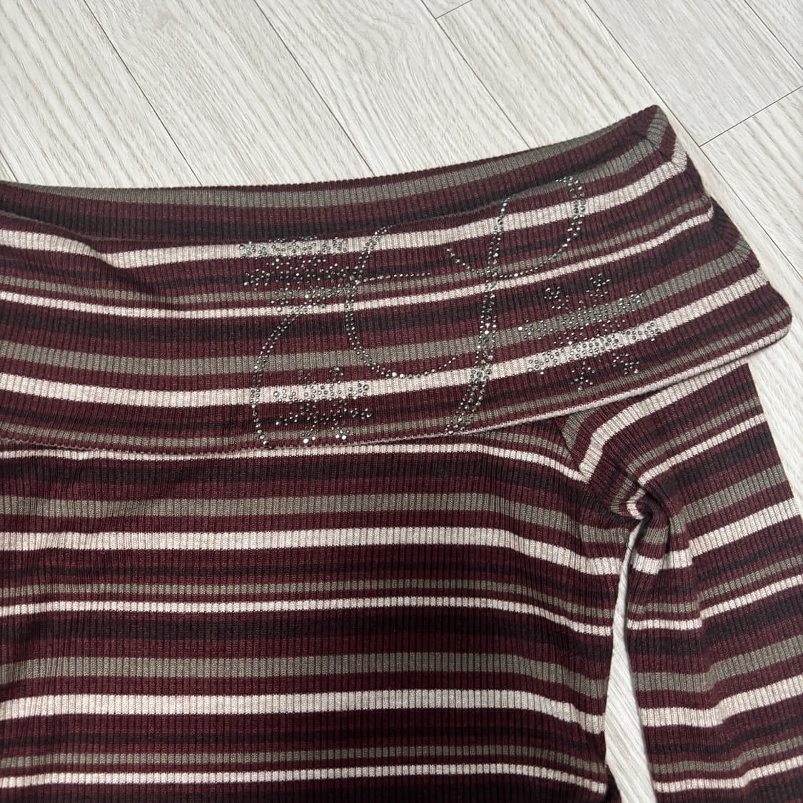 플리즈노팔로우 Zemma Crystal Off-Shoulder 버건디 상품이미지7