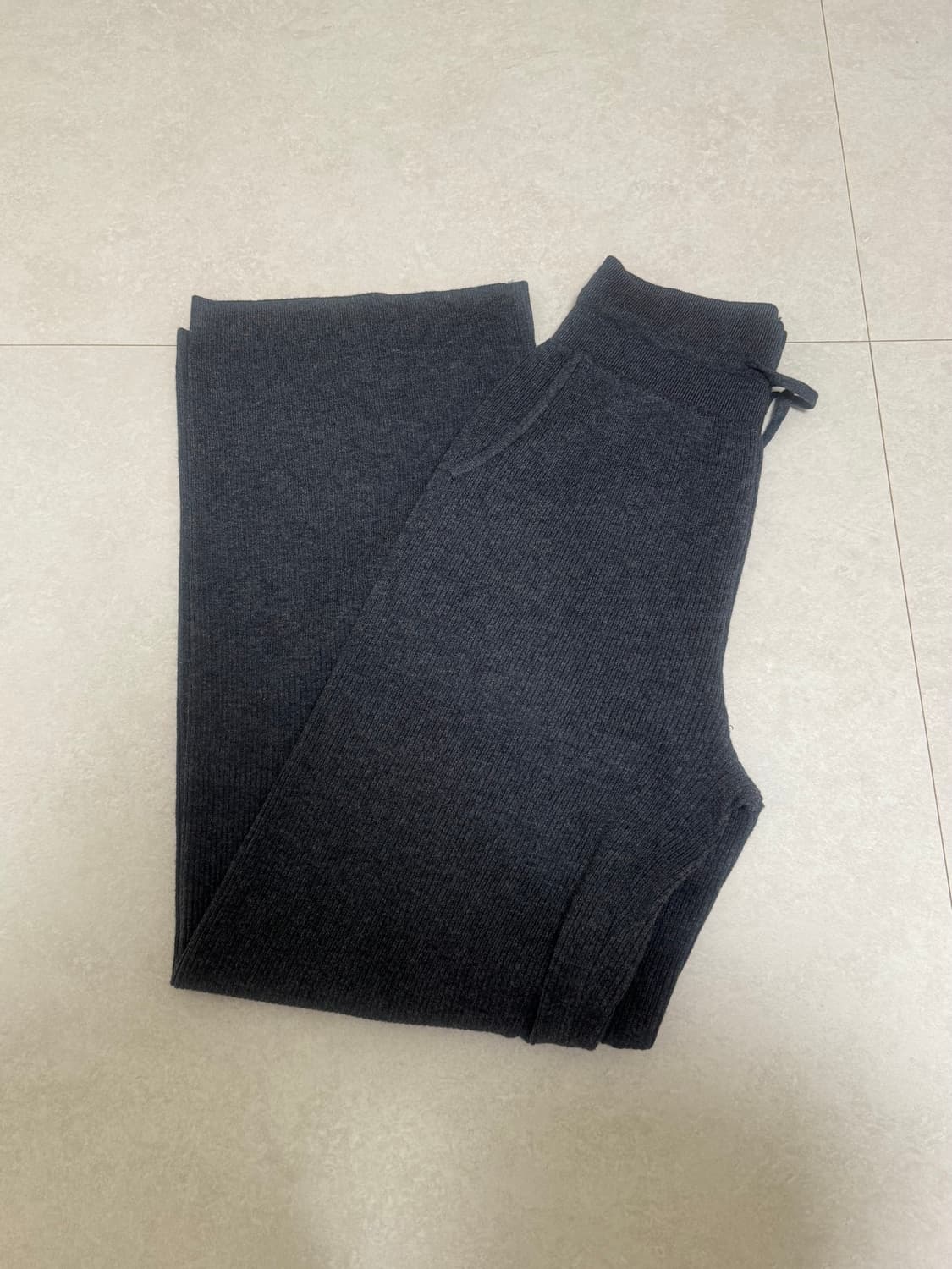유니클로 워셔블 니트 립 밴딩 팬츠 다크 그레이 차콜 M 미듐 새상품 상품이미지2