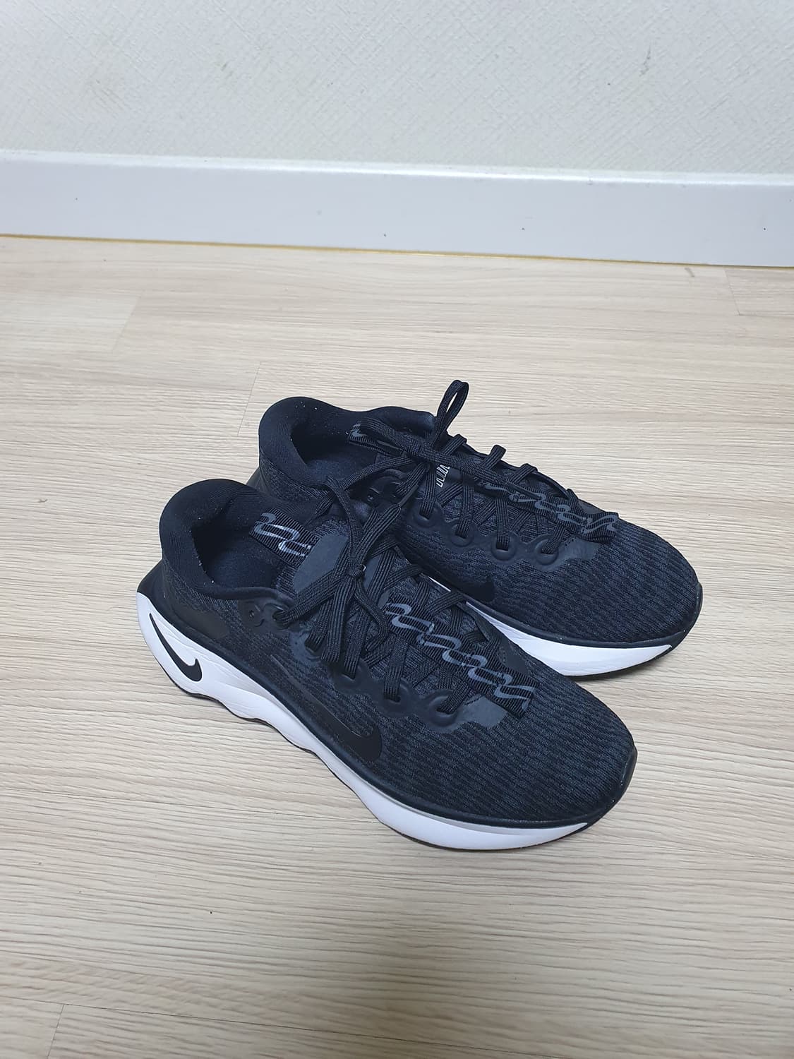 나이키 모티바 운동화 255 상품이미지2