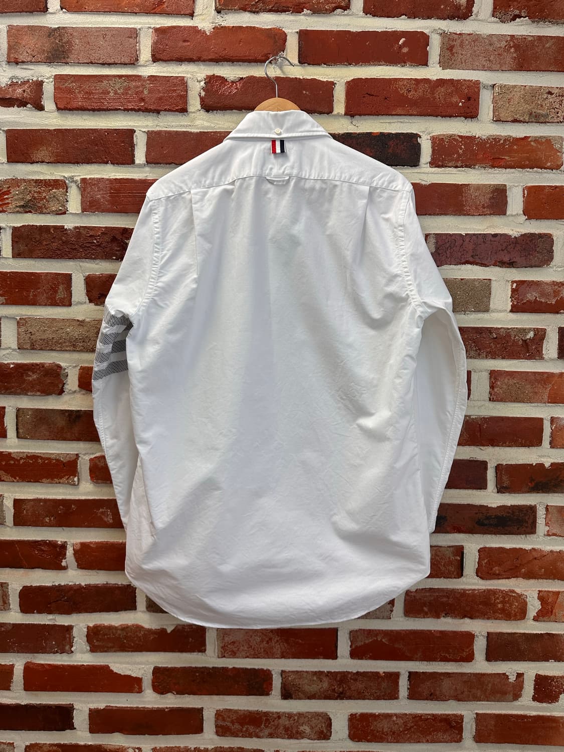 (3)톰브라운 24FW 사선완장 스트레이트핏 셔츠 상품이미지6