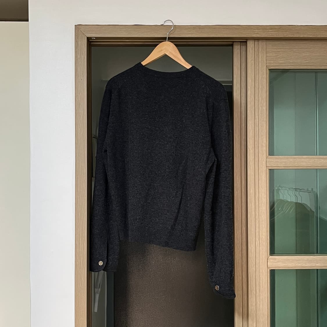 렉토 커프스 디테일 니트 차콜 S 상품이미지4