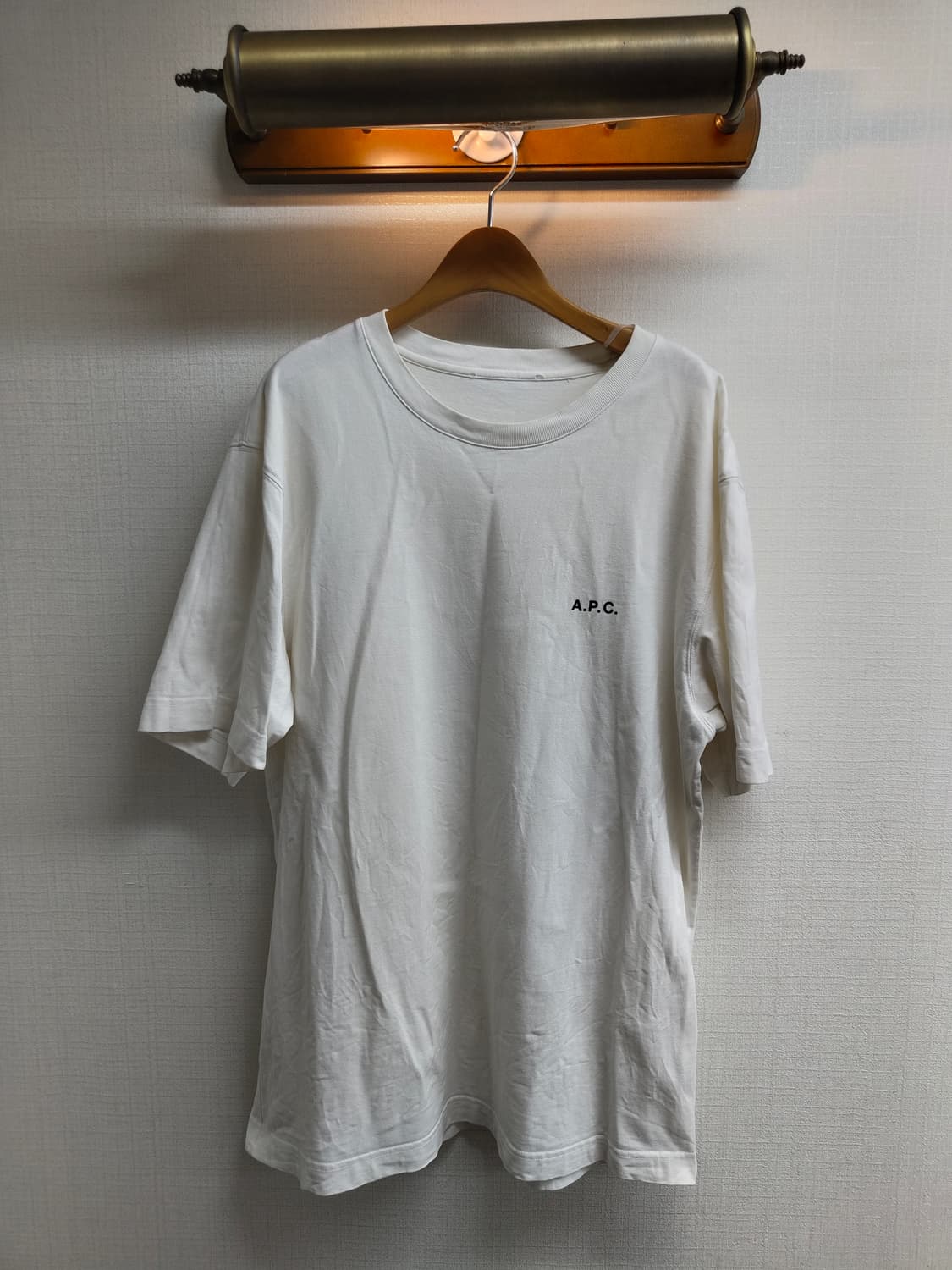 L) APC 아페쎄 반팔 티셔츠 팝니다 상품이미지1