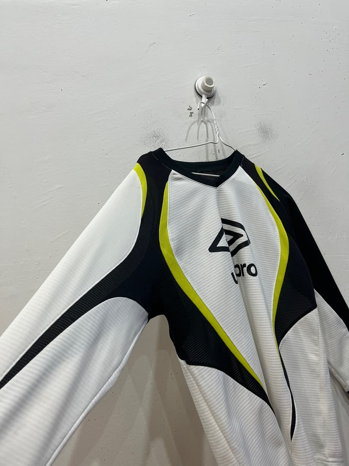 엄브로 롱슬리브 웜업 상품이미지3