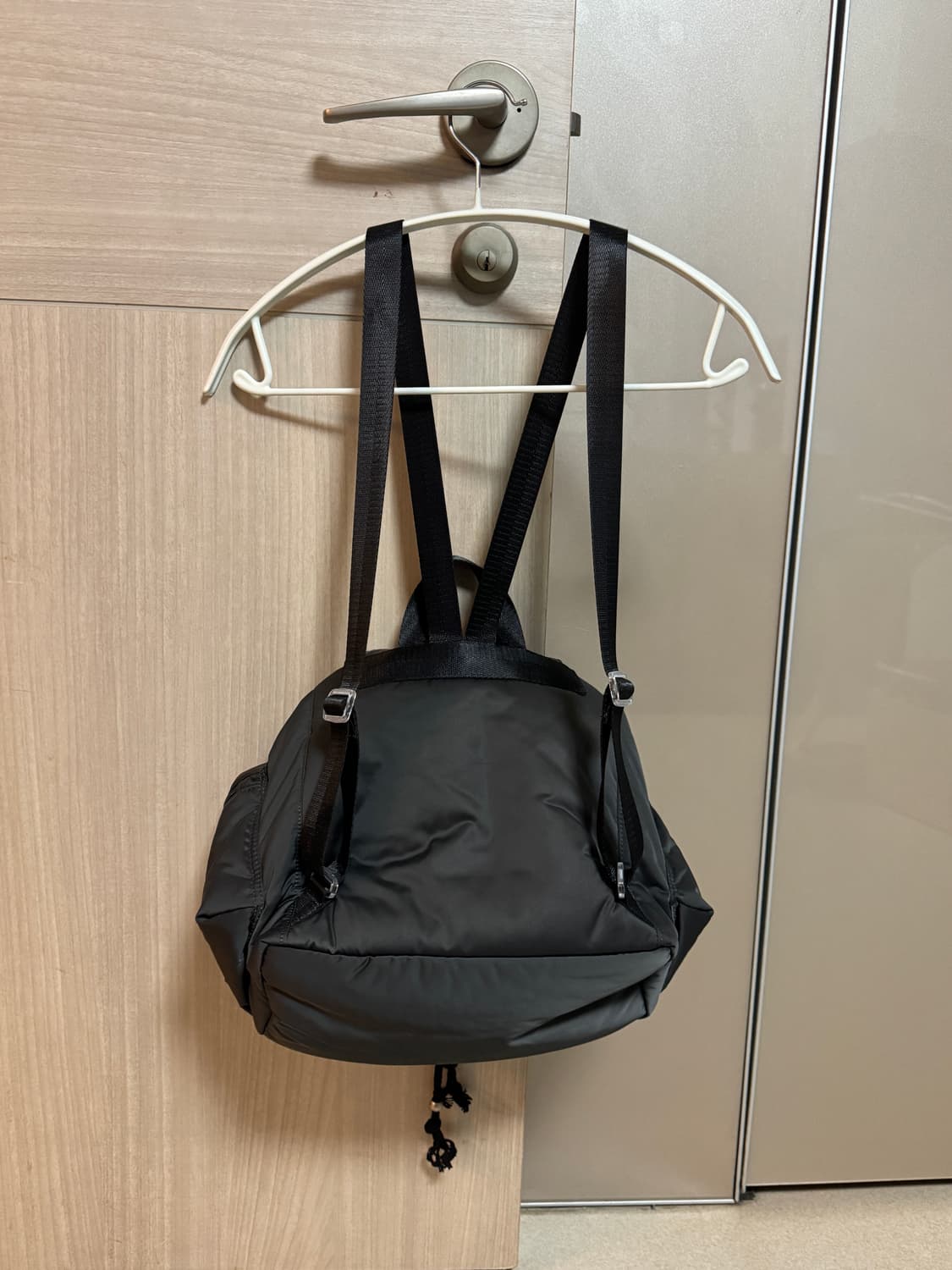 BUTTON MINI BACKPACK_CHARCOAL 상품이미지3