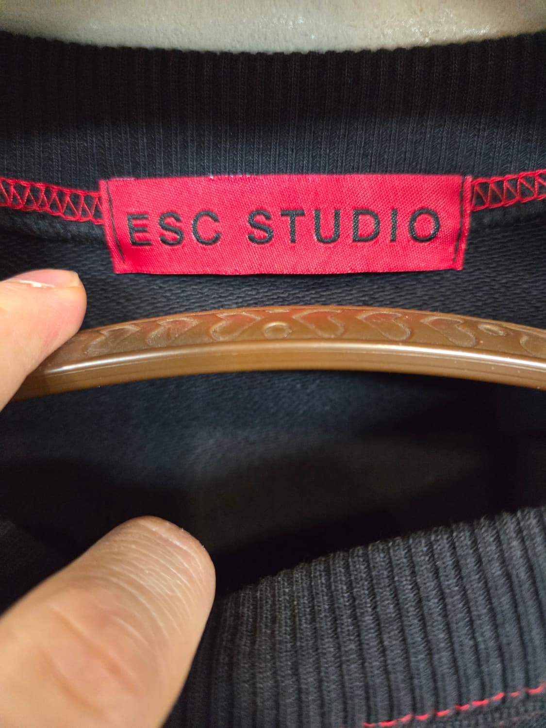 Esc 스튜디오 지퍼디테일 가오리핏 맨투맨 프리 상품이미지3