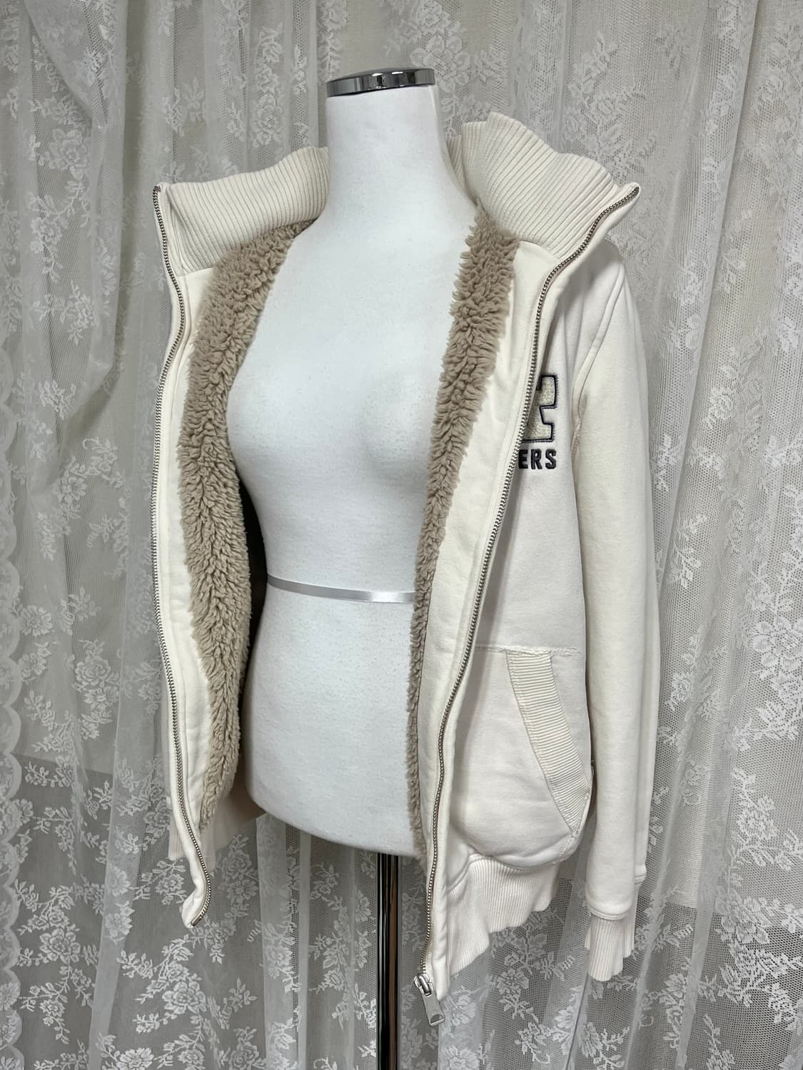 85) LA 다저스 퍼 후드 집업 아이보리 상품이미지4