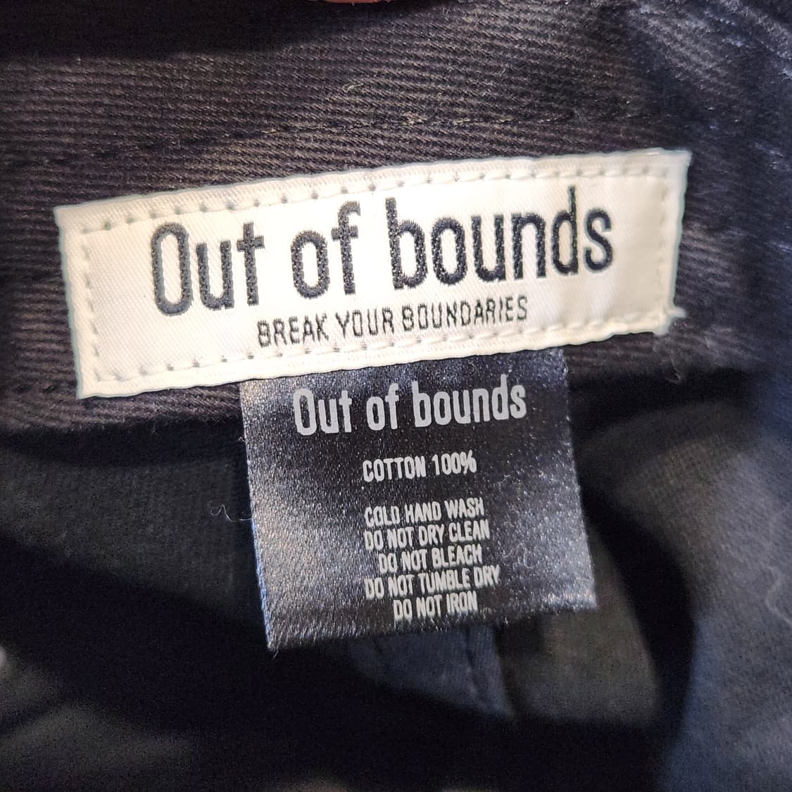 OUT OF BOUNDS 미니멀 자수 블랙 볼캡 상품이미지6