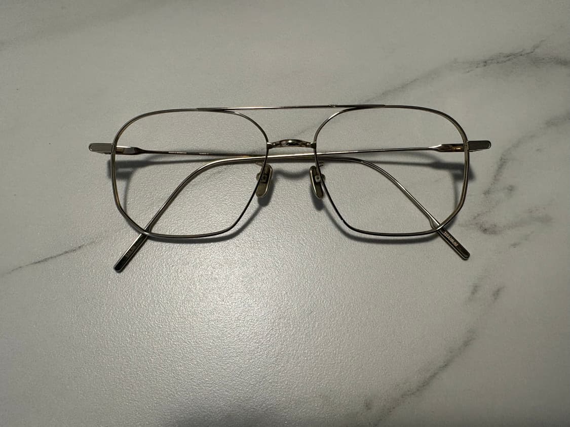 젠틀몬스터 세일러031 투브릿지 금테 안경  상품이미지4