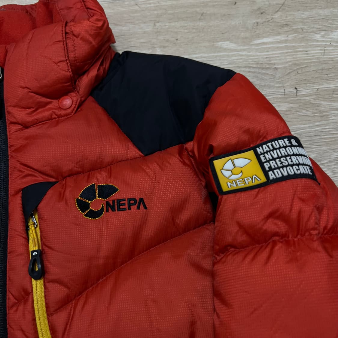 네파 덕다운 와펜 투톤 배색 패딩 점퍼 [오렌지] XS/85 상품이미지4