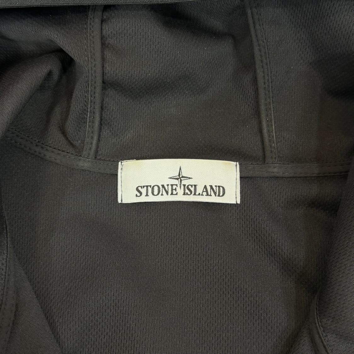 [리오브전포점] 23ss 스톤아일랜드 라이트 소프트쉘 후드집업 상품이미지4