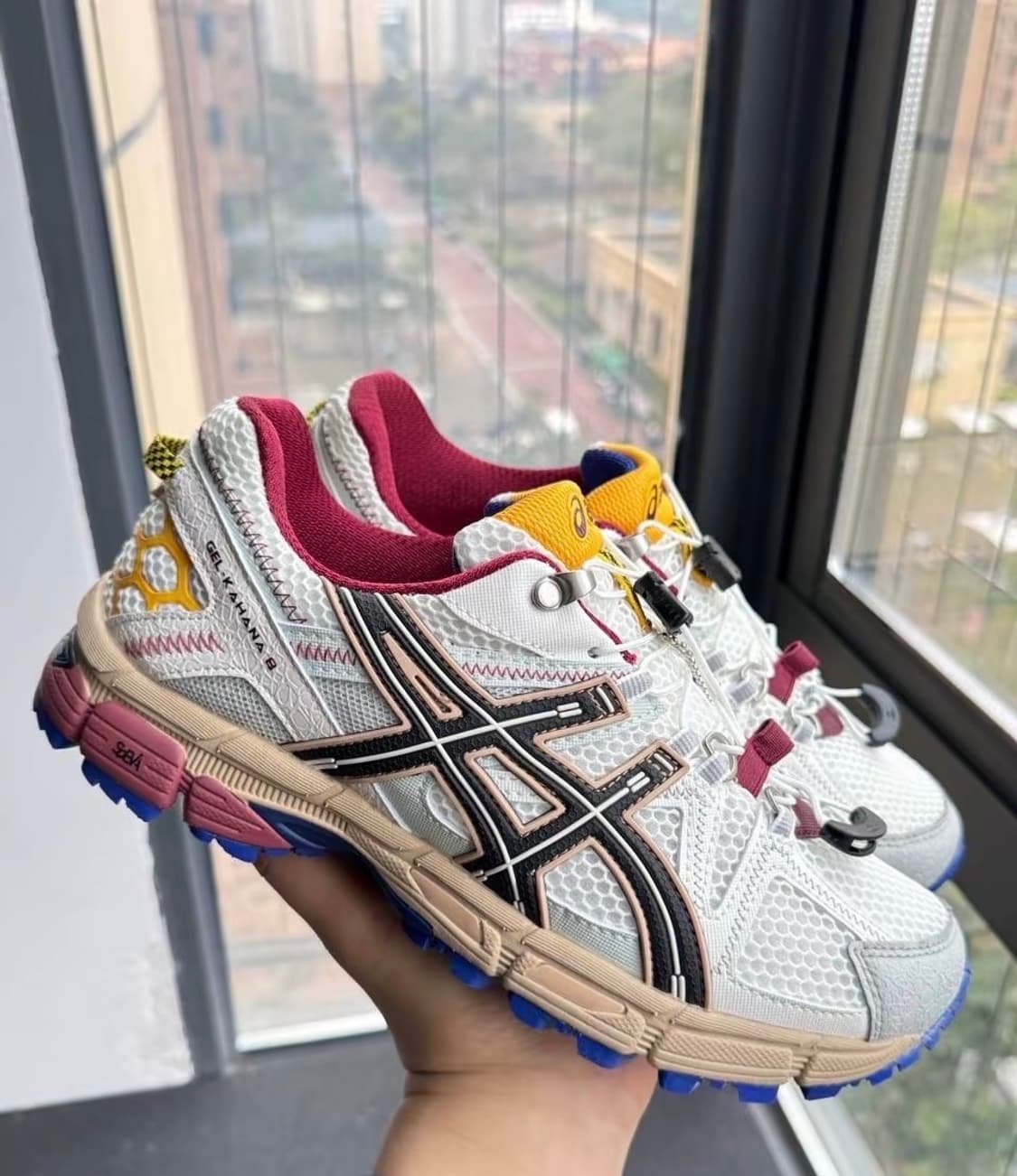 아식스 남자 운동화 젤 카하나 8 화이트 레드 상품이미지1