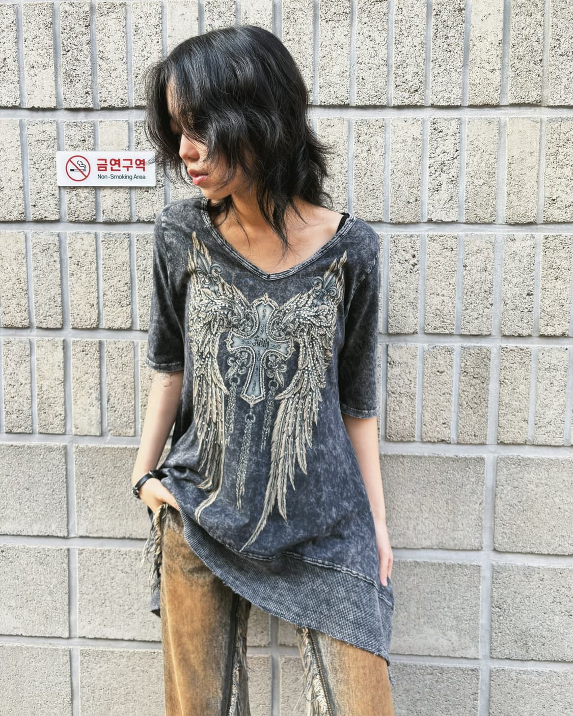 큐빅 디테일 언발란스 티셔츠 상품이미지4