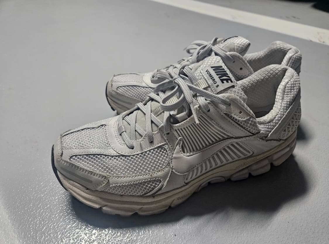 나이키 줌 보메로5 화이트 285 상품이미지1