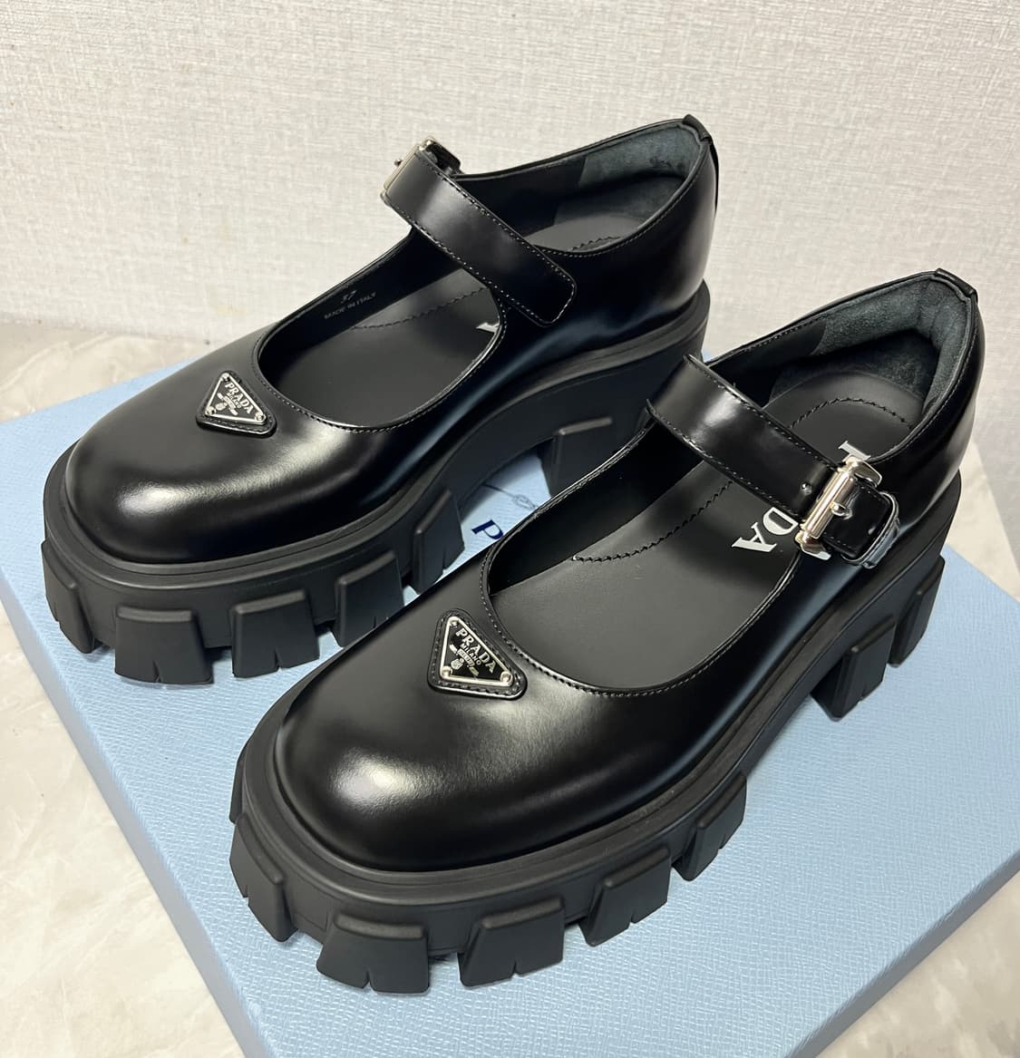새상품)PRADA 메리제인 슈즈 블랙 상품이미지3