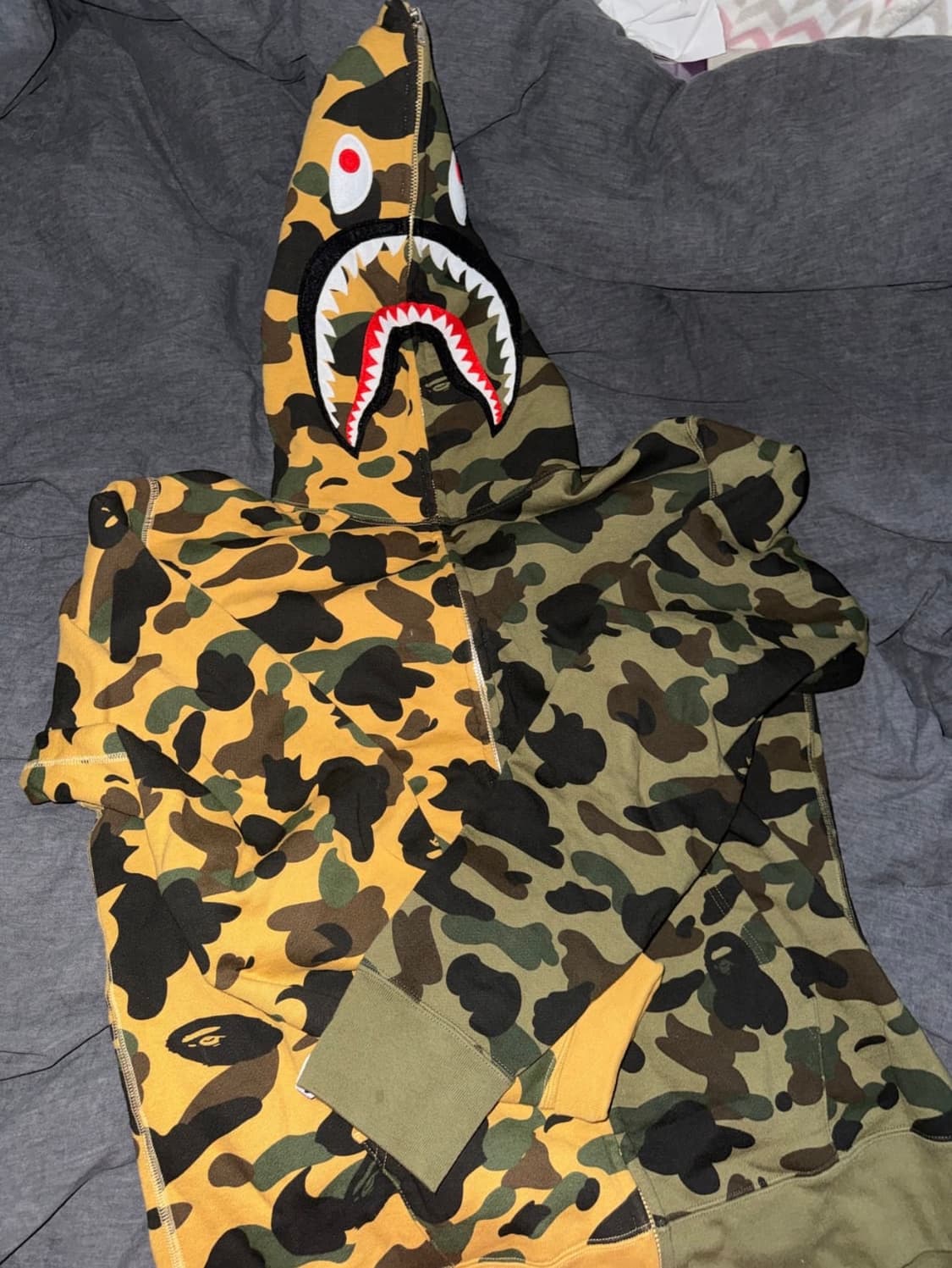 베이프 퍼스트 카모 샤크 후드집업 상품이미지1