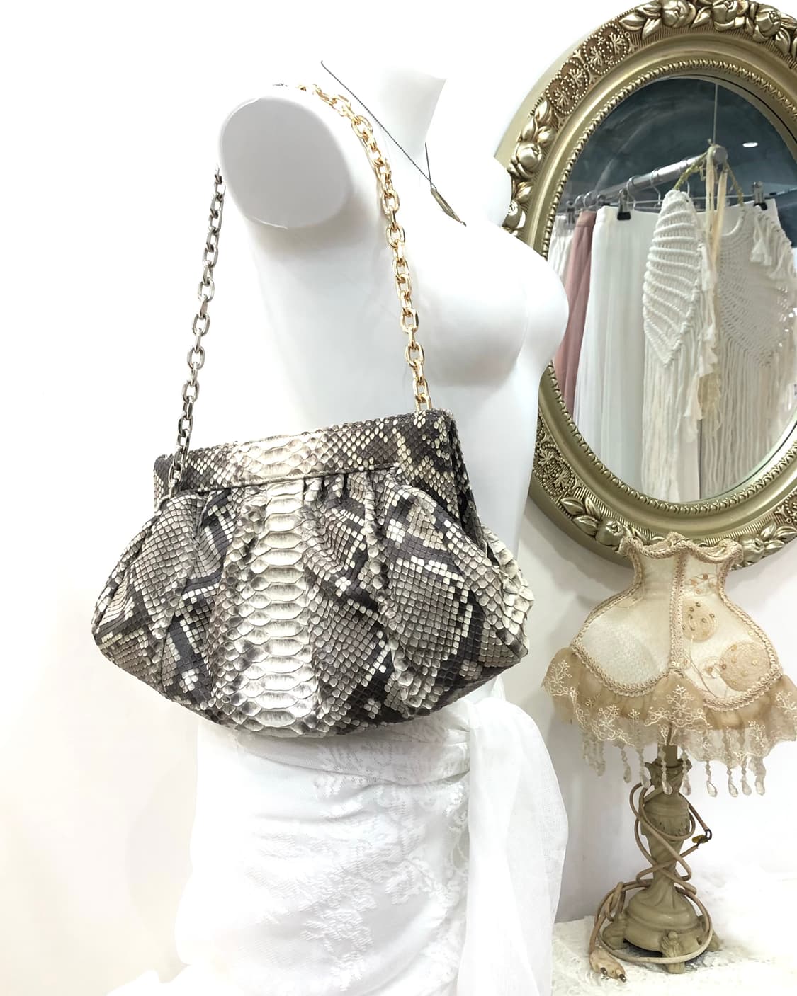 snakeskin texture chain shoulder bag 상품이미지2