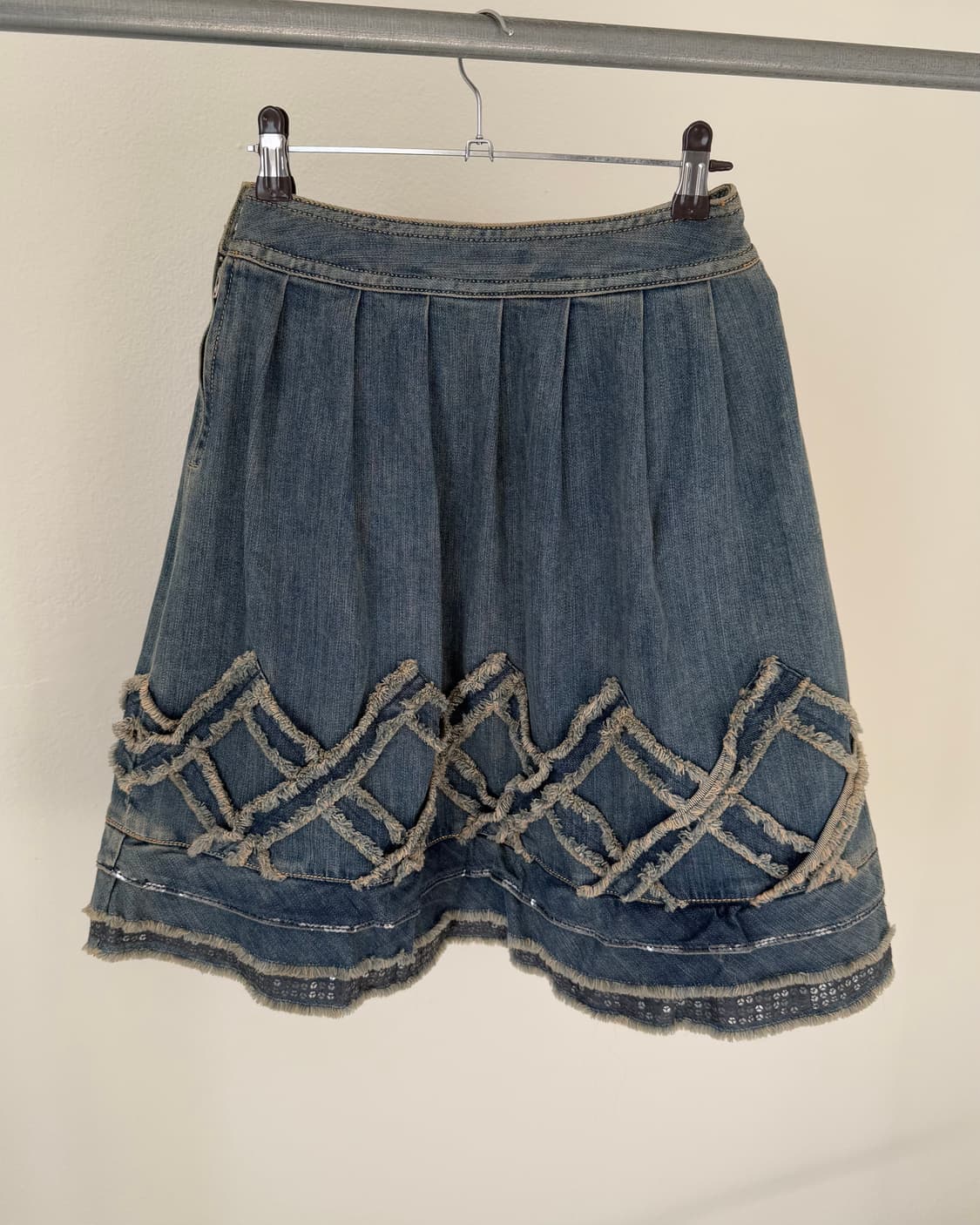 To be chic 스팽글 미디 스커트 상품이미지5