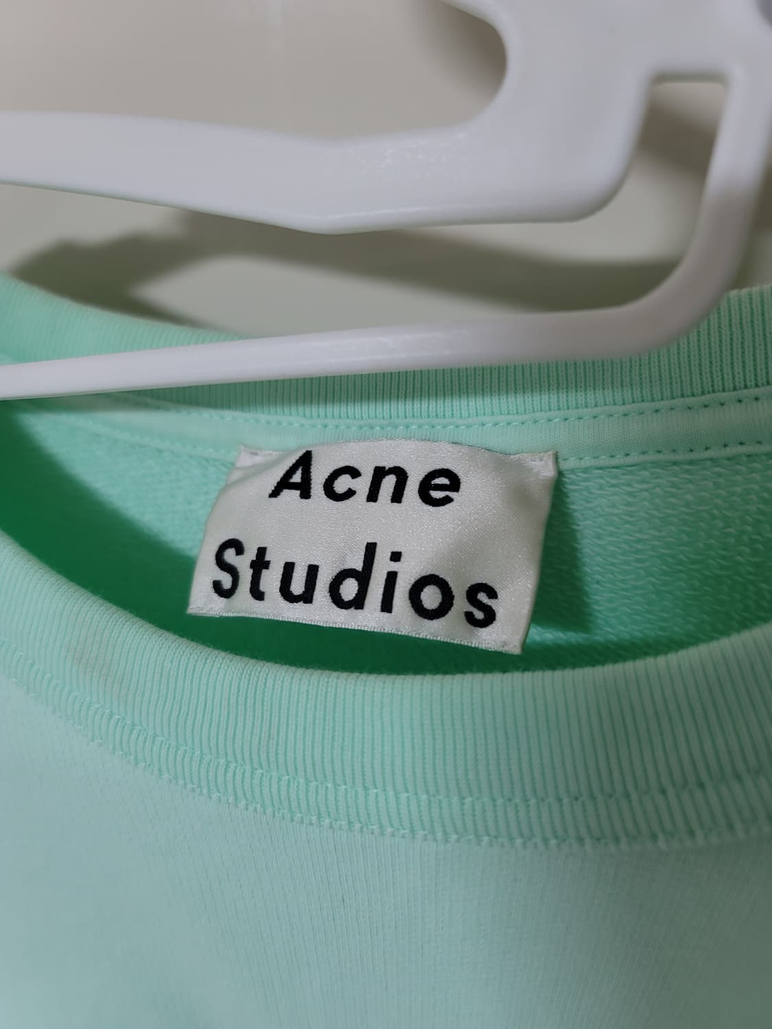 아크네스튜디오 연두 맨투맨 L 100사이즈 상태굿
 상품이미지5