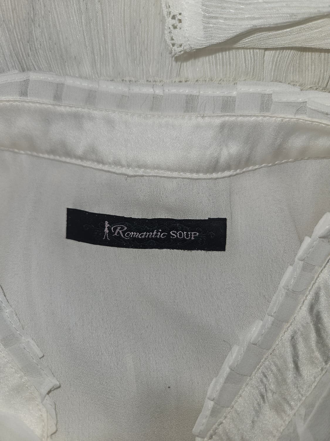 romantic soup 스노우 화이트 히메 리본 퍼프 블라우스 상품이미지4