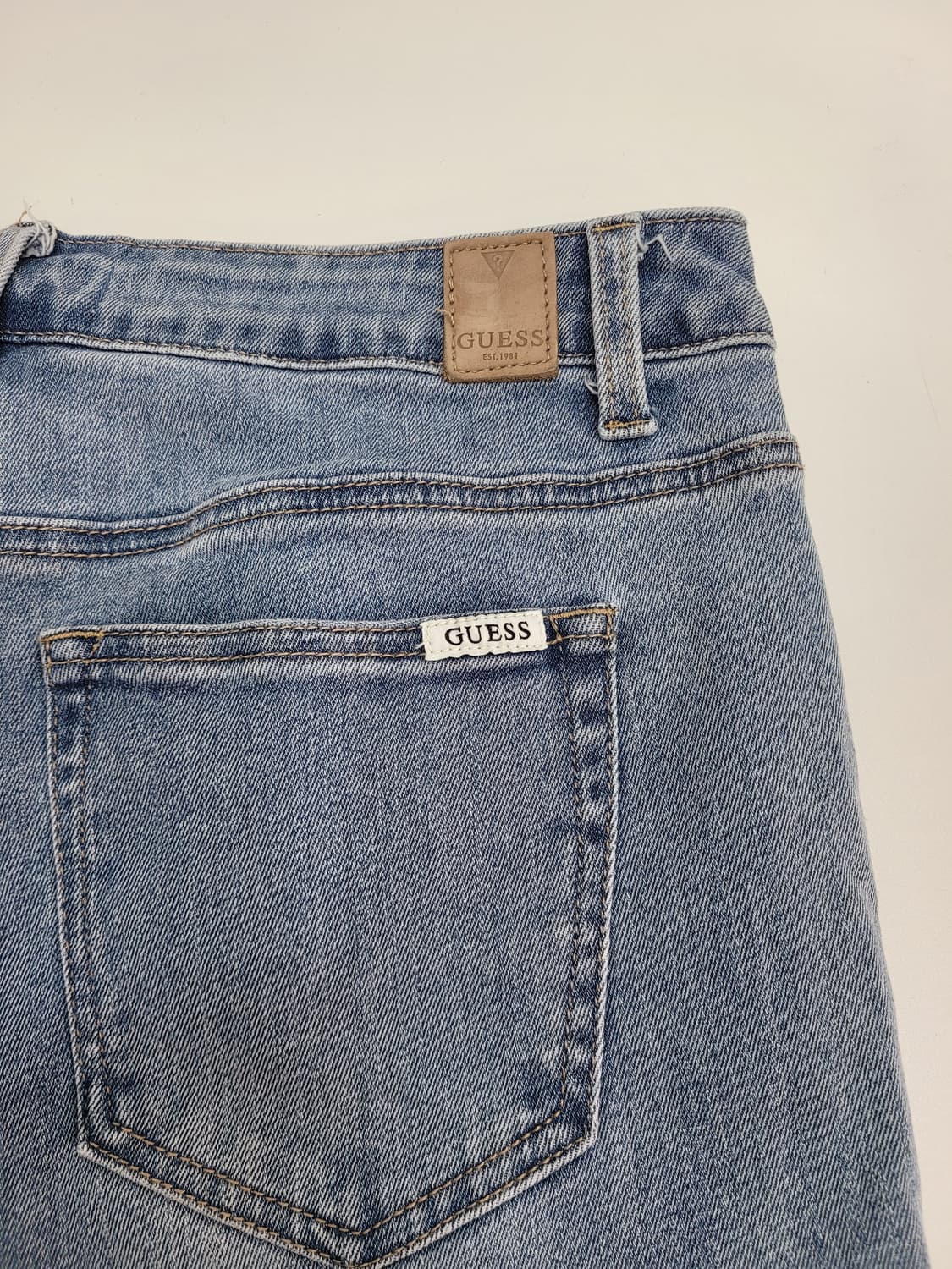 GUESS 24SS 와이드 데님 청바지 / 여 73 (29) 연청 워싱  상품이미지4