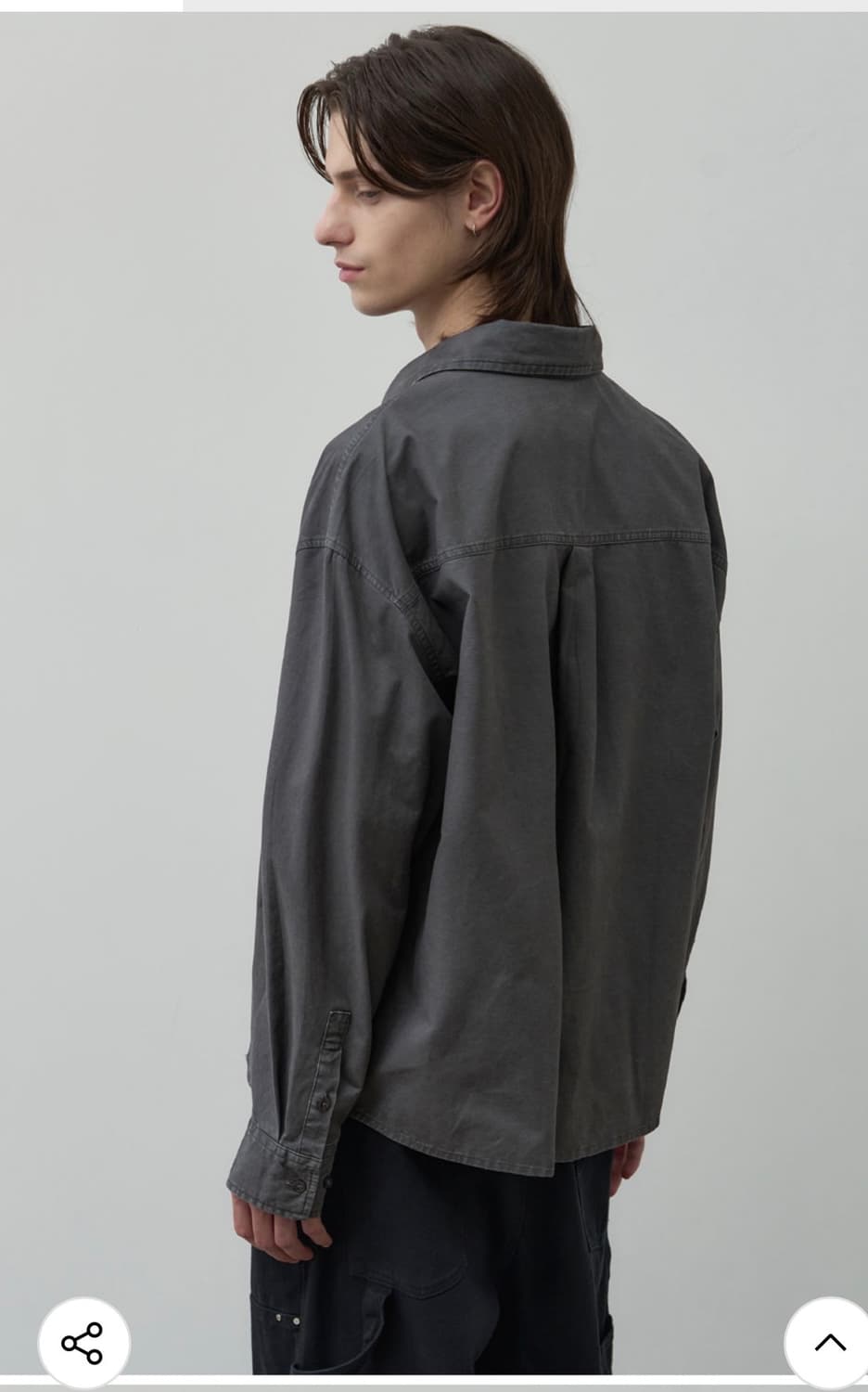 (새상품)(L) 알리스 애쉬드 가먼츠 크롭 피그먼트 셔츠 [차콜] 판매 상품이미지4