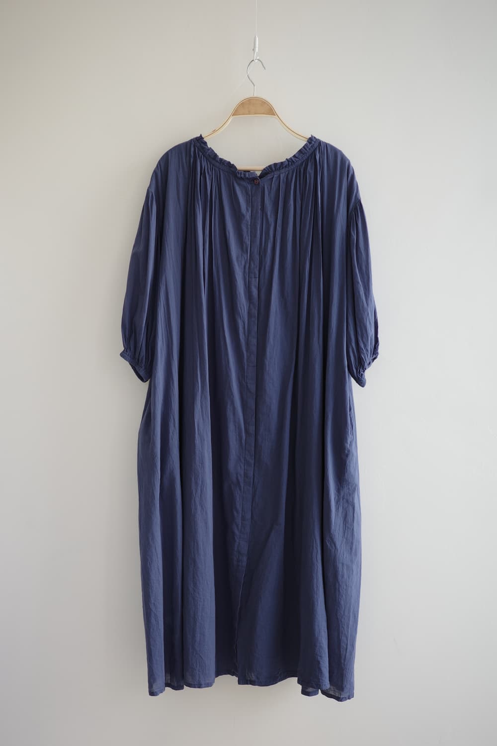 wordtrobe
• 딥블루 아사면 샤링 롱 원피스 상품이미지7