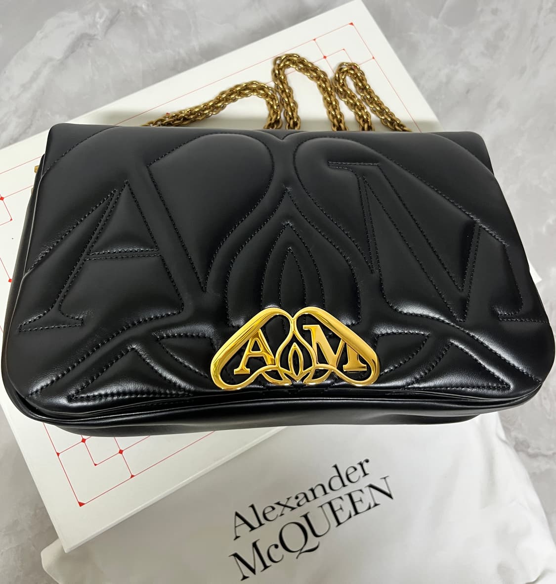 알렉산더 맥퀸 씰 백 블랙 라지 상품이미지1