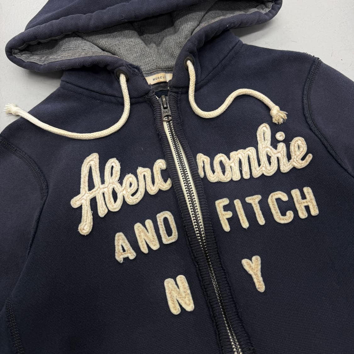 아베크롬비 Y2K 아치로고 후드집업 네이비 상품이미지3