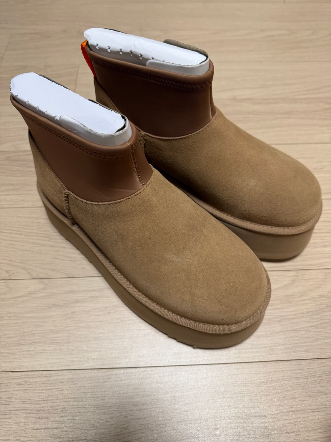 UGG 어그 W CLASSIC MINI DIPPER 상품이미지2