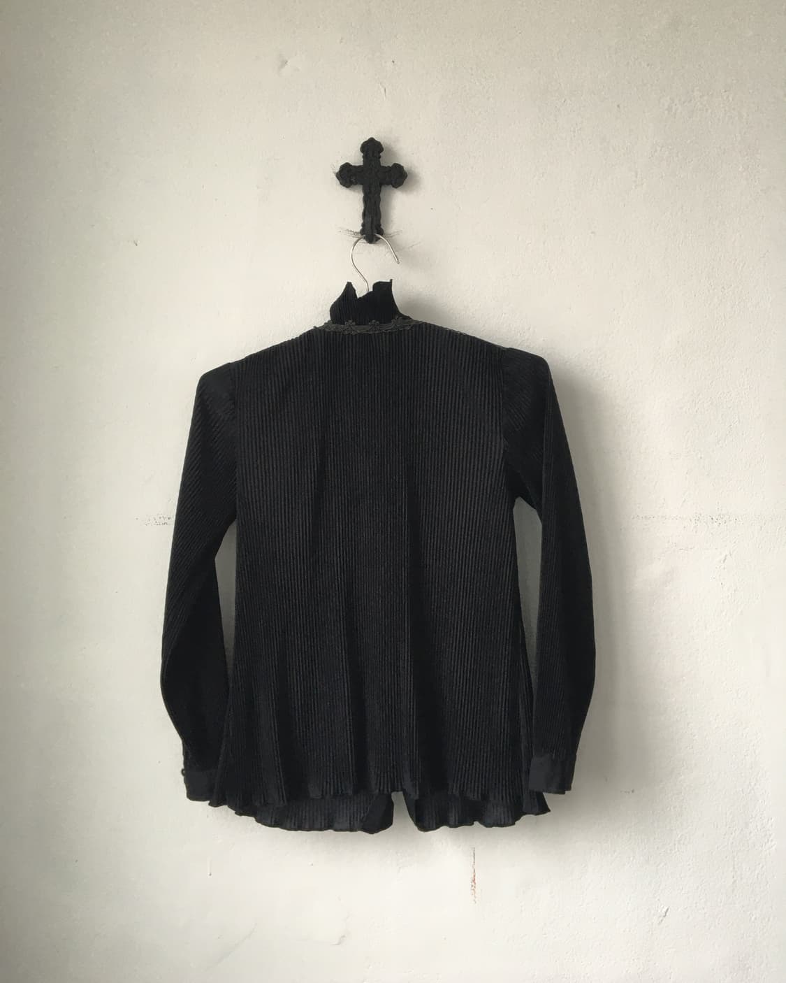 Lace point pleats high neck cardigan 상품이미지3