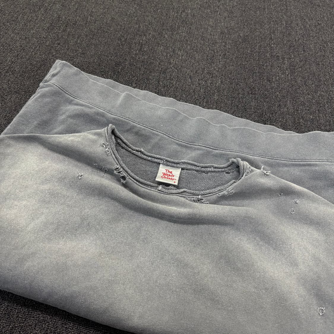 The wreck chords 더 뤡코즈 워싱 데미지 그레이 슬리브리스 상품이미지7