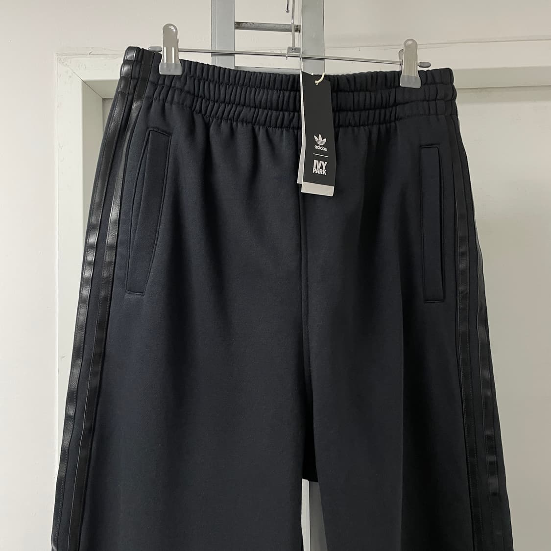 아디다스 아이비파크 트레이닝 팬츠 새상품 M 상품이미지2