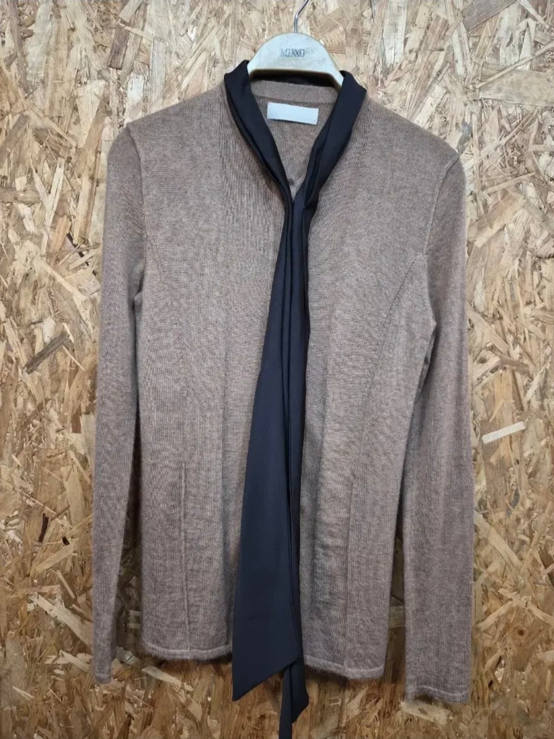 마인(MINE)
상품명 : 마인 캐시미어100% 리본타이 니트 90 상품이미지4