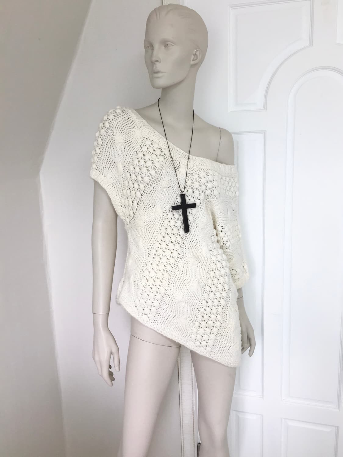 Asymmetic Cream cable knit 상품이미지1