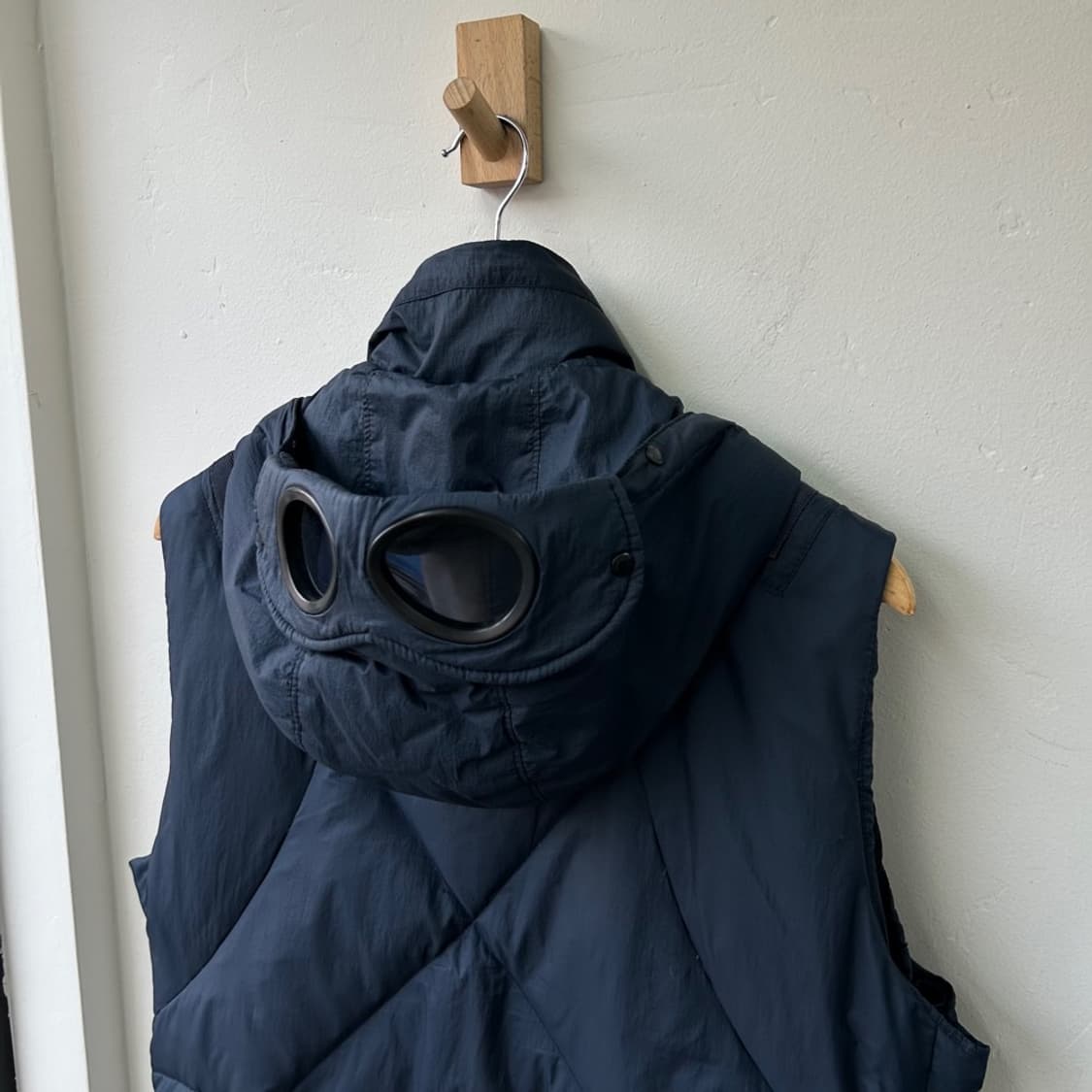 16055 - C.P 컴퍼니 고글 다운 베스트 자켓 상품이미지1