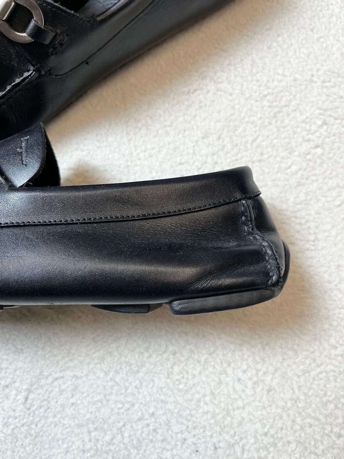 페라가모 크리스 간치니 버클 가죽 로퍼 A1837 상품이미지5