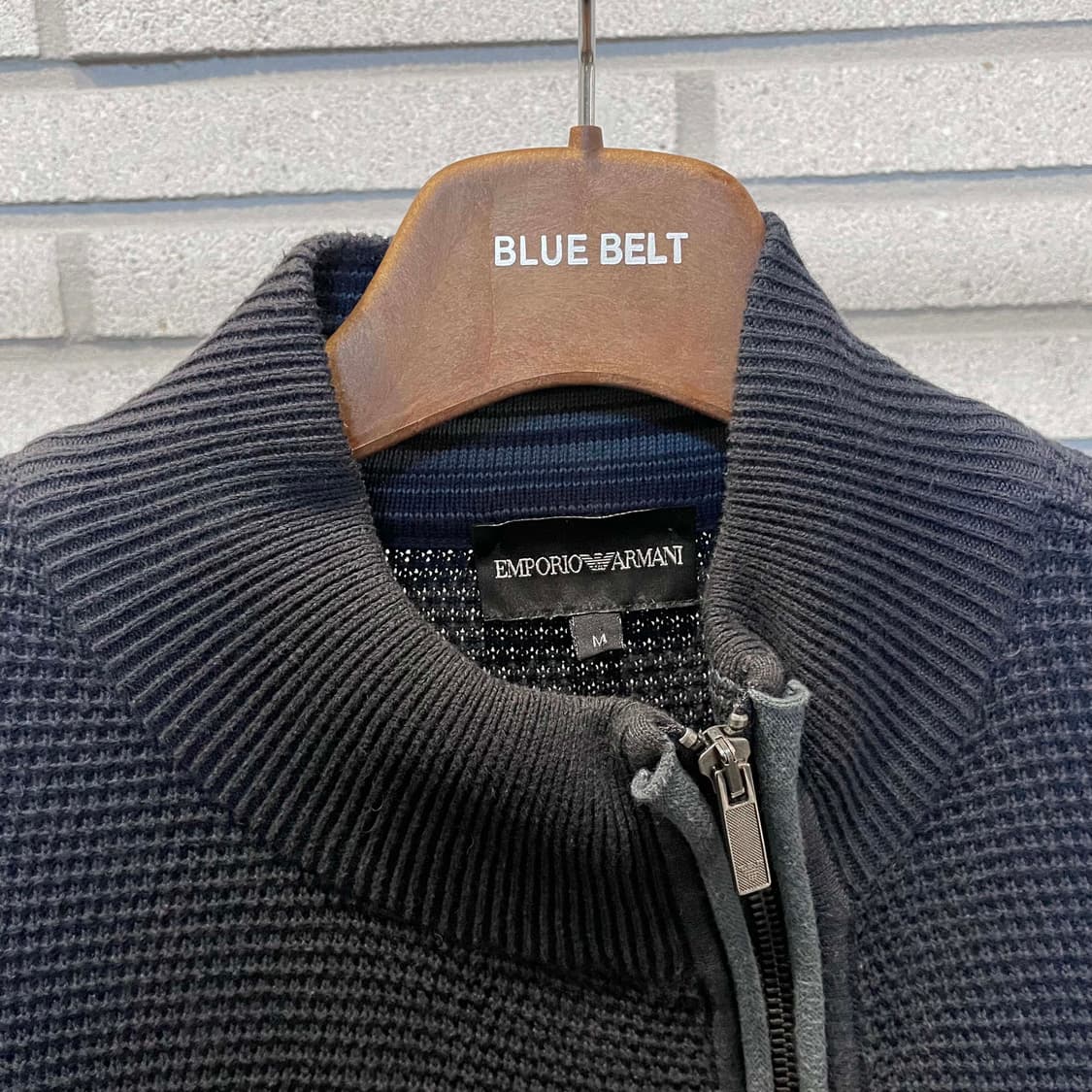엠포리오 아르마니 니트 집업 자켓 사선 지퍼 와플 텍스처 디테일 네이비 상품이미지6