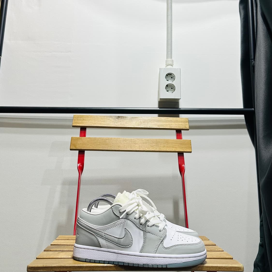 235) 나이키 운동화 여성 여자 신발 에어 조던 1 로우 그레이 상품이미지1