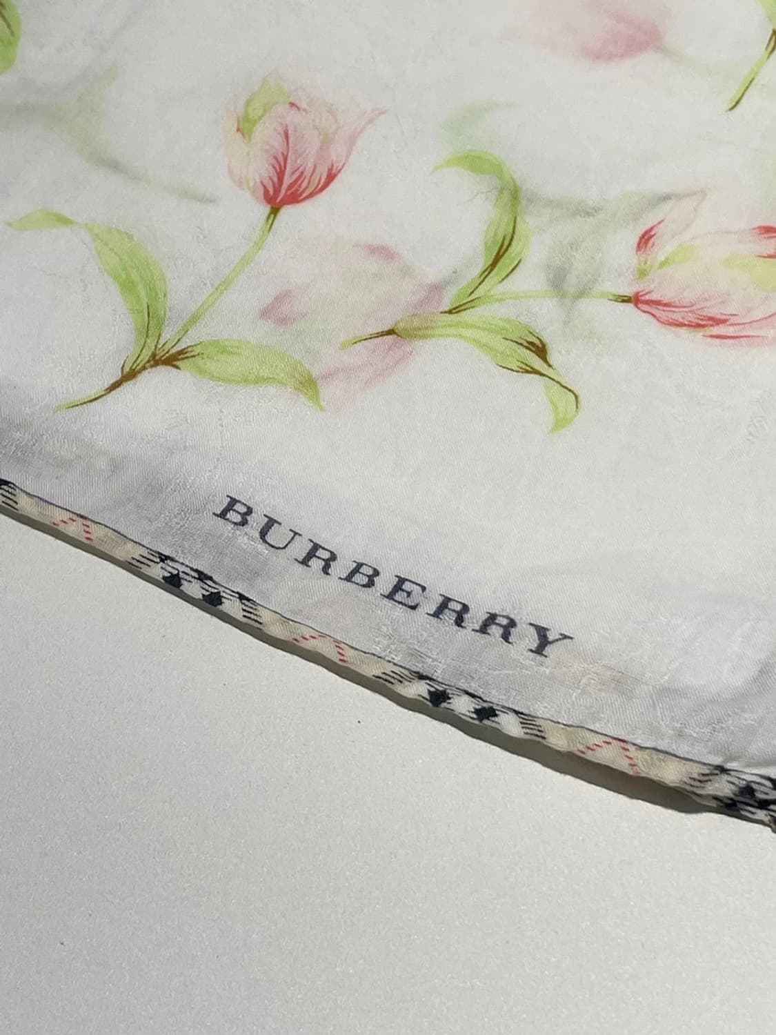 버버리 00s 시그니처 재팬 플라워 쁘띠 반다나 손수건 A1219 상품이미지4